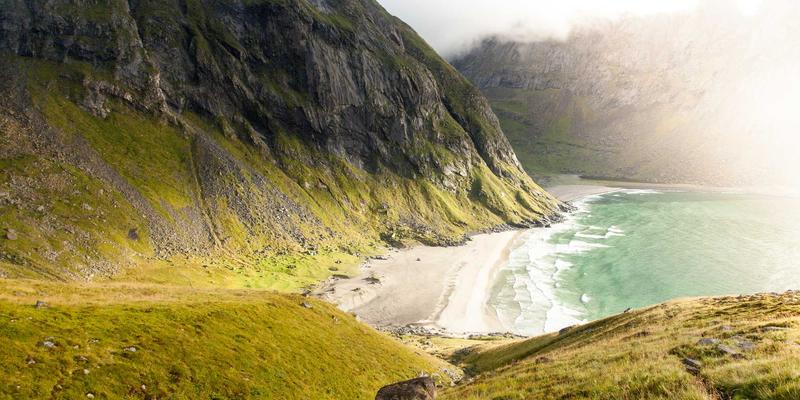 2024游戏硬件趋势前瞻：次世代显卡与主机性能如何重塑玩家社区体验