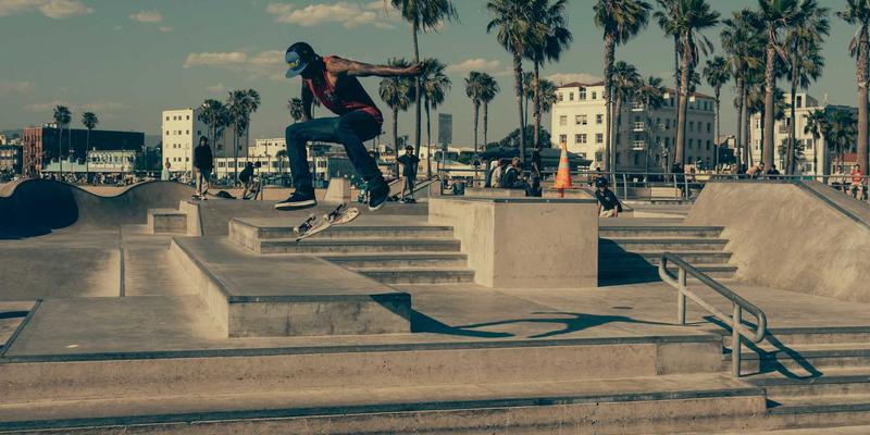 怀旧游戏复兴浪潮：经典IP重制版的市场表现与玩家情怀深度分析