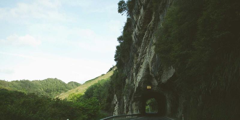 游戏资讯70：深度攻略、专业评测与前沿动态一站式指南