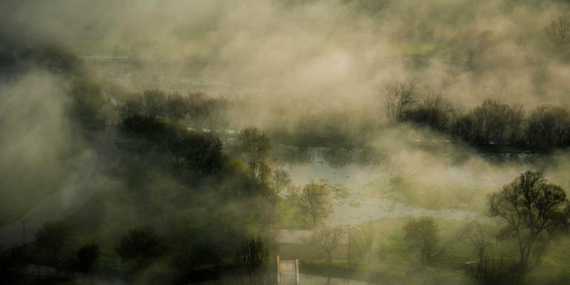 跨平台游戏体验的挑战与解决方案：数据同步、操作适配与平衡性调整